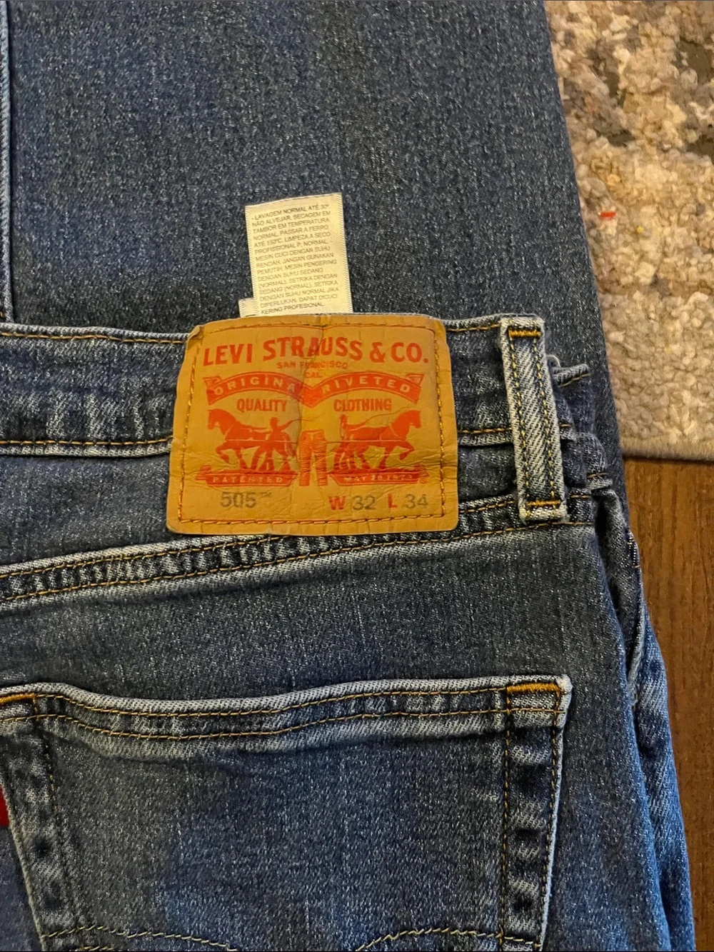 Levis authentic levi